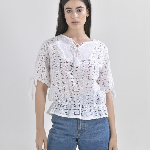 BLE ΜΠΛΟΥΖΑΚΙ ΛΕΥΚΟ ΜΕ 3/4 ΜΑΝΙΚΙ ΜΕ ΦΟΥΝΤΕΣ MEDIUM (100% COTTON)